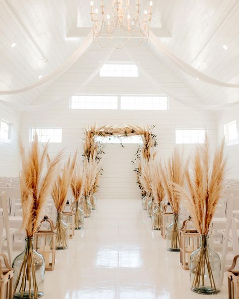 Wheat Wedding, Chic Wedding Style, Wedding Cruise, Rustic Wedding Backdrops, Wedding Isles, Rustic Winter Wedding, Rustic Backdrop, Rustic Wedding Chic, Wedding Backdrop Design