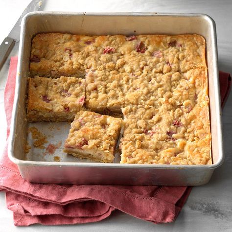 Rhubarb Cheesecake Squares Recipe -It’s rhubarb season, so now’s the time to try this rich and tangy cheese bar. It’s bound to be a hit with the rhubarb lovers you know. —Sharon Schmidt, Mandan, North Dakota Rhubarb Cheesecake Squares, Rhubarb Cheesecake, Cream Cheese Bars, Cheesecake Squares, Rhubarb Desserts, Cheese Bar, Square Recipes, Rhubarb Recipes, Strawberry Rhubarb