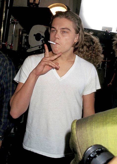 Leonardo Dicaprio Long Hair, Johnny Depp Leonardo Dicaprio, Leo Lover, Leonardo Dicaprio Movies, Billy Loomis, Leonardo Dicaprio 90s, Young Leonardo Dicaprio, Leo Dicaprio, 90s 00s