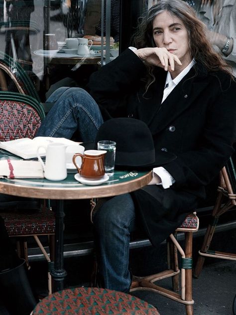 People Drinking Coffee, Annie Leibovitz Photography, Robert Mapplethorpe, Annie Leibovitz, Nina Simone, Musica Rock, Patti Smith, Foto Inspiration, Tarzan