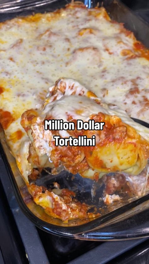 Million Dollar Tortellini Bake, Spaghetti Tiktok, Million Dollar Pasta, Million Dollar Spaghetti, Chicken Fajita Soup, Recipes Tiktok, Tortellini Bake, Tortellini Recipes, Tortellini Pasta