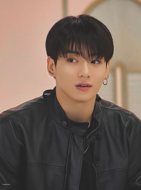 Jungkook Hairstyle, Jeongguk Jeon, Bts Group Photos, Jeon Jungkook Photoshoot, Jeon Jeongguk, Korean Boy, Jungkook Aesthetic, Jungkook Cute, Jung Kook