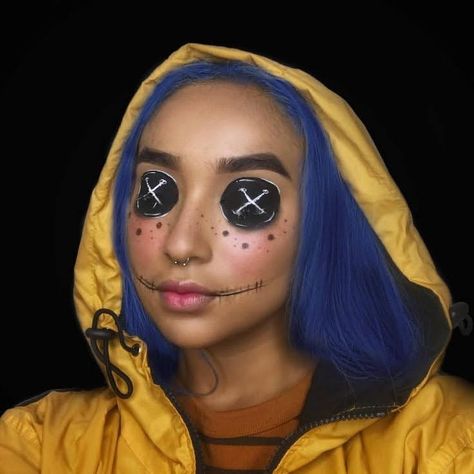 Coraline Halloween Costume, Coraline Makeup, Eye Face Painting, Character Halloween Costumes, Creepy Halloween Makeup, Cute Halloween Makeup, Halloween Coustumes, Halloween Eye Makeup, Halloween Eyes