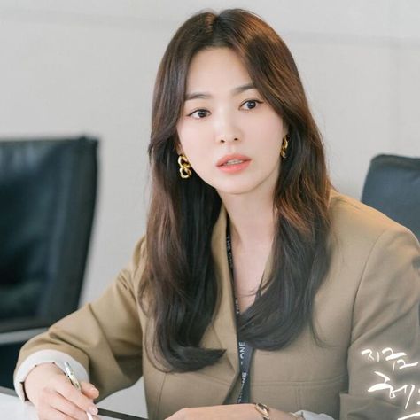 Some stills from “Now We Are Breaking Up” #songhyekyo #nowwearebreakingup #nwabu Hye Kyo, Song Hye Kyo, Breaking Up, July 15, Full House, Korean Drama, Kdrama, Queen, Songs