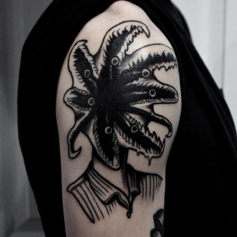 joekhaytat2: “ Another addition to @world___eater parasyte sleeve. Thank you bud it’s terribly enjoyable. #japaneseanime #horror #manga #tattoo #blackwork #blackandgrey #blackworkerssubmission #blackworkers_tattoo #blacktattoo #japanesetattoo... Horror Manga Tattoo, Parasyte Anime, Comic Book Tattoo, Horror Manga, Manga Tattoo, Knee Tattoo, Tattoo Flash Art, Leg Sleeves, Flash Art