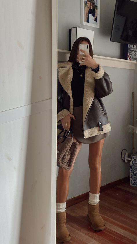 Mew York Winter Outfits, New York Going Out Outfit Winter, Winter Outfits Aesthetic 2023, Fall Ootd 2023, Fall Outfits Everyday, Winter Outfits Fancy, Boots For Winter, Look Legging, Latina Outfits