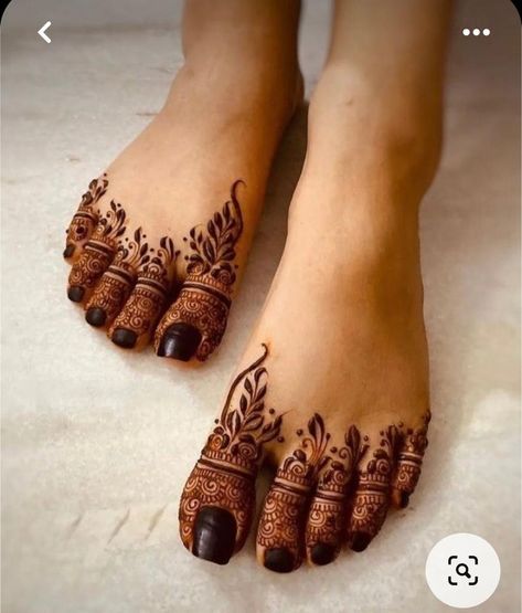 Henna Designs Easy Hand, Pretty Henna Designs Simple, Mehndi Designs Traditional, Foot Mehndi Designs, Leg Mehendi Design, Finger Mehendi Designs, Leg Henna Designs, Foot Mehndi, Simple Mehendi Designs