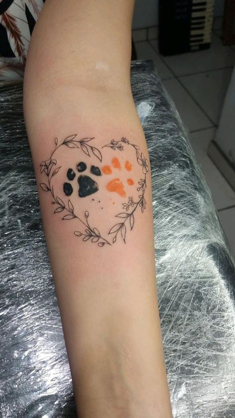 Cat Print Tattoo, Cat Paw Print Tattoo, Pet Tattoo Ideas, Cat Paw Tattoos, Baby Footprint Tattoo, Icarus Tattoo, Pet Tattoos, Pink Rose Tattoos, Dog Print Tattoo