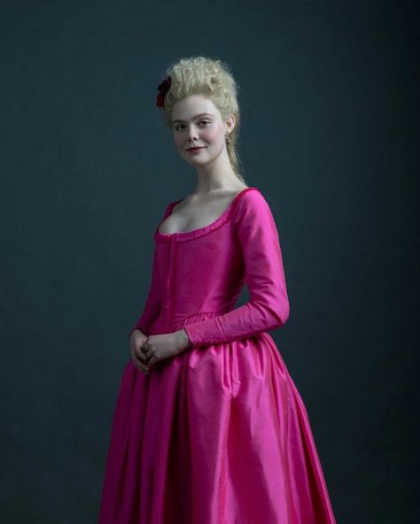 The Great Elle Fanning, Keira Knightley Dress, Elle Fanning Style, Red Ball Gown, 18th Century Dress, Vestidos Color Rosa, Century Dress, Catherine The Great, Hot Pink Dresses