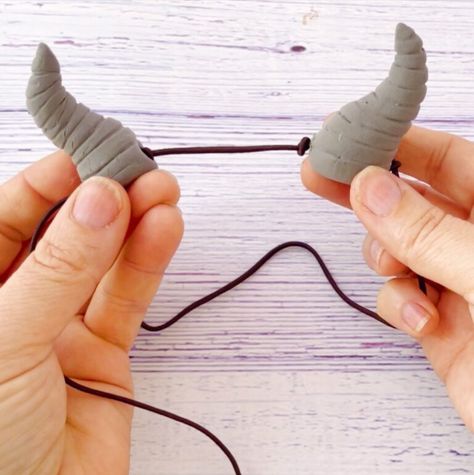 Tiefling Horns Diy, Diy Horns Easy, Polymer Clay Horns, Diy Demon Horns, Cosplay Horns Diy, Diy Devil Horns, Diy Horns Headband, Horns For Cosplay, Easy Air Dry Clay