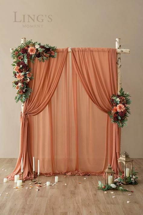 Wedding Backdrop With Curtains, Beautiful Backdrops For Weddings, Clothes Decoration Ideas For Wedding, Unique Wedding Backdrop Receptions, Fall Themed Bridal Shower Ideas Decor, Simple Backdrop Ideas Diy, Backdrop Draping Ideas, Rectangular Wedding Arch, Nikkah Backdrop