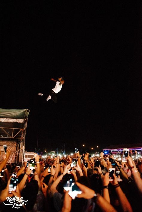 Rolling Loud 2k17 Lil Uzi Vert Stage Dive Stage Dive Aesthetic, Loud Music Aesthetic, Lil Uzi Aesthetic, Rolling Loud Aesthetic, Lil Uzi Concert, Rolling Loud Concert, Lil Uzi Vert Aesthetic, Uzi Vert Aesthetic, Lil Uzi Vert Wallpaper