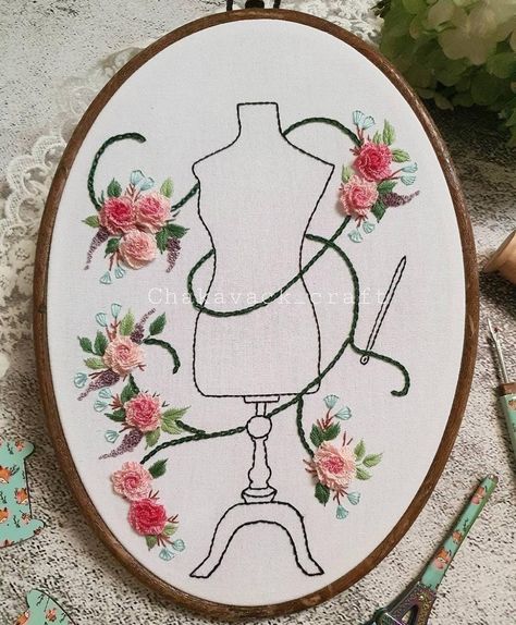 Couching Embroidery Design, Emboridary Designs, Couching Embroidery, Traditional Tattoo Designs, Embroidery Hoop Art Diy, Simple Hand Embroidery Patterns, Embroidery Hoop Wall Art, Ribbon Embroidery Tutorial, Diy Embroidery Designs