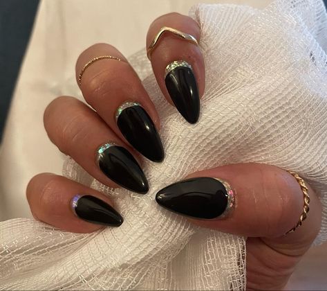 Black Builder Gel Nails, Glitter Under Nails, Glitter Rainbow Nails, Black Gel Polish, Builder Gel Nails, Glitter Rainbow, Nail Shimmer, Black Nail Designs, Rainbow Nails