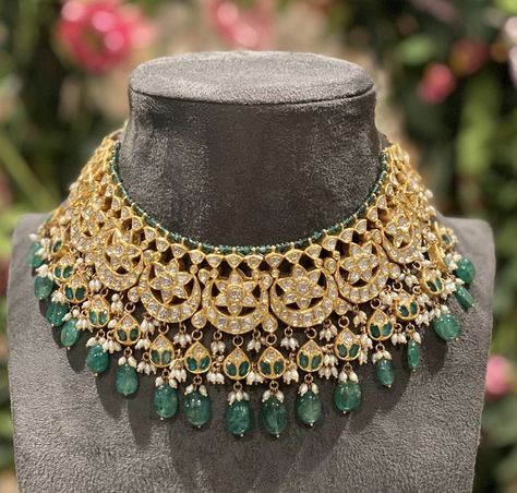 Uncut Diamond Bridal Jewellery, Gemstone Necklace Indian, Gold Kundan Choker Set, Rajputi Kundan Jewellery, Rajputi Jewellery Royal Set, Delicate Bridal Jewelry, Vintage Indian Jewelry, Rajputi Jewellery, Kundan Jewellery Bridal