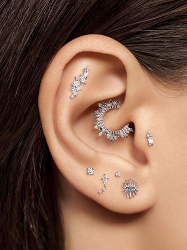 BVLA Piercing Girl, Body Vision Los Angeles, Street Tattoo, Cute Piercings, Daith Piercing, Helix Piercing, Cartilage Piercing, Piercing Tattoo, Piercing Jewelry