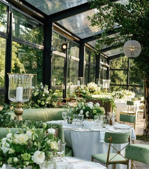 Modern Greenhouse Wedding, Greenhouse Wedding Decor, Elegant Greenhouse, Texas Greenhouse, Greenhouse Wedding Reception, Ralph Lauren Wedding, Med Gala, White Tie Wedding, Book Lovers Wedding