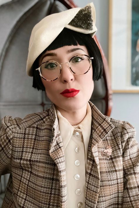 Woman wearing a tan beret, plaid blazer jacket and a pair of Classic Specs vintage-inspired eyeglasses named Fritz, in the shade Tokyo Tortoise. 1970s Eyeglasses, Face Types, Retro Eyewear, 50th Clothing, Square Face, Retro Glasses, Middle Age Fashion, Glamour Shots, Appaloosa