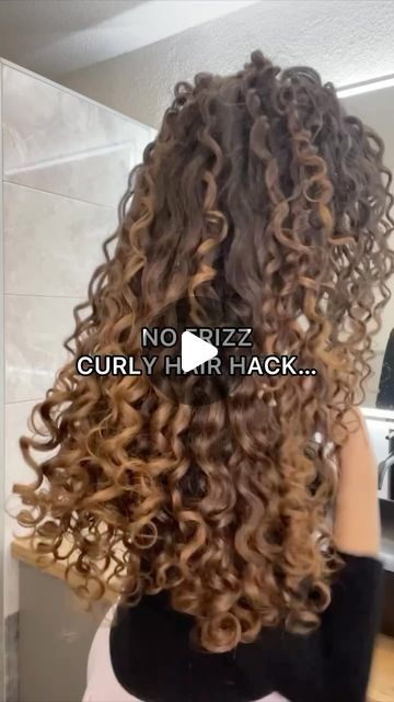 Curly Hair 👑 on Instagram: "Follow @curlsnstyle for more curly hair tips ❤️

Does this method work for your hair?

#curlyhair #curls #curly #curlyhairstyle" Low Density Curly Hair, How To Make Your Hair Curly, Make Your Hair Curly, 3a Curly Hair, Curly Hair Care Routine, Curly Hair Routine, Curly Hair Care, Curly Hair Tips, Hair Routines