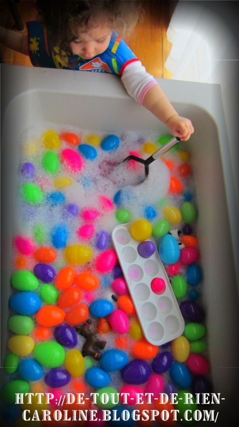 24 Easter Sensory Bins - HAPPY TODDLER PLAYTIME Easter Sensory, Easter Crafts For Toddlers, Easter Preschool, Spring Preschool, Daycare Activities, Water Table, Toddler Easter, Plastic Eggs, Baby Gym