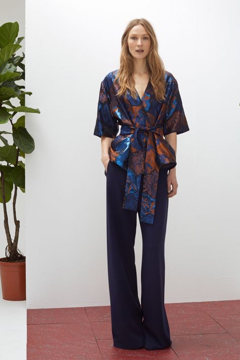 Resort 2016 Fashion, Mode Kimono, Batik Design, Looks Chic, Japan Fashion, 2016 Fashion, Mode Inspiration, Kimono Fashion, Stardust