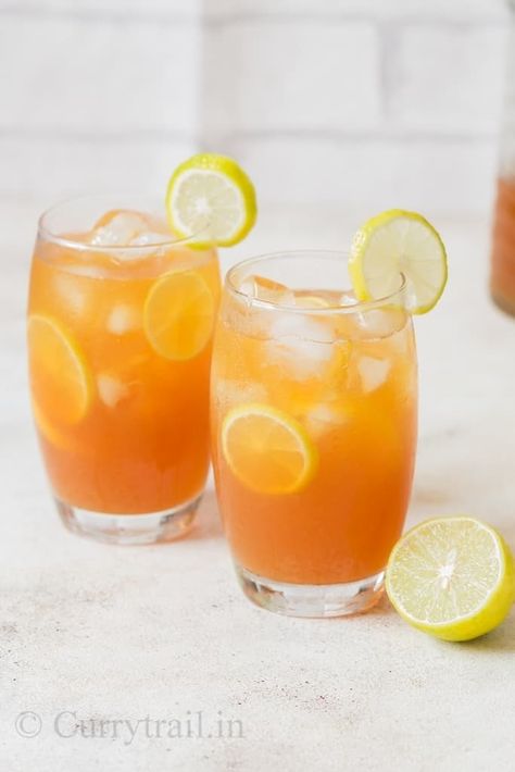 Southern sweet lemon iced tea recipe is perfect summer thirst quencher Es Lemon Tea, Es Lemon, Lemon Iced Tea Recipe, Summer Drinks Nonalcoholic, Brunch Punch, Ice Lemon Tea, Lemon Iced Tea, Iced Tea Recipe, Lo Mein Recipes