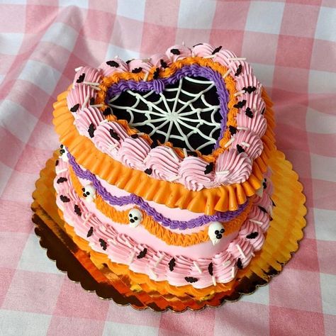 Halloween Cakes For Kids, Halloween Meal Ideas, Halloween Cakesicles, Cake Decorating Inspiration, Halloween Meal, Scary Halloween Cakes, Pasteles Halloween, Cakes For Kids, Cakes Simple