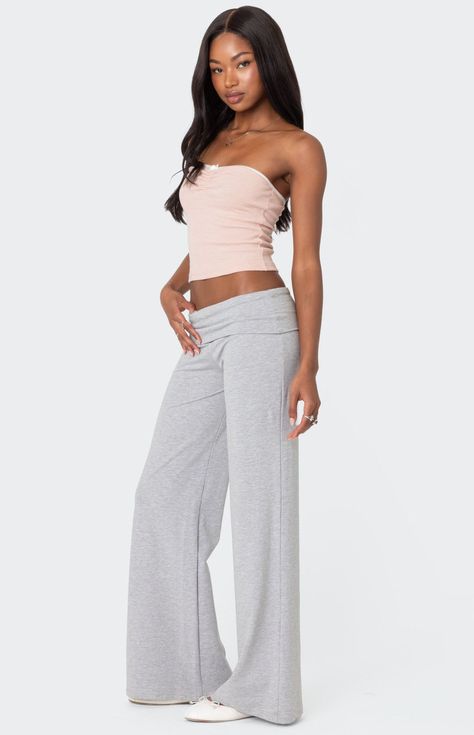 Stylish Outfit Ideas: Elevate Your Wardrobe with Creative Ensembles Cotton On Pants, Baggy Wide Leg Sweatpants, H And M Pants, Wide Leg Comfy Pants, Low Rise Wide Leg Sweatpants, Grey Fold Over Leggings, Cute Lounge Pants, Fold Over Waist Pants, Trendy Bottoms For Women