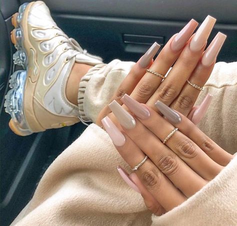 Shared by 𝑀𝒶𝓂𝒾 𝒬𝓊𝑒𝑒𝓃. Find images and videos about fashion, style and beauty on We Heart It - the app to get lost in what you love. Trendy Fall Nails, Nails Ballerina, Natural Nail Art, Fall Nail Trends, Coffin Press On Nails, Polygel Nails, Simple Acrylic Nails, Fall Acrylic Nails, Unique Acrylic Nails