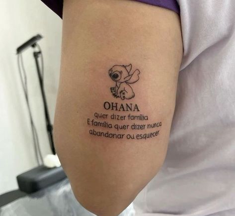 Lilo I Stitch, Ohana Tattoo, Feminine Skull Tattoos, Lilo And Stitch Ohana, Stitch Tattoo, Food Tattoos, Mouthwatering Food, Mommy Tattoos, Women's Tattoo