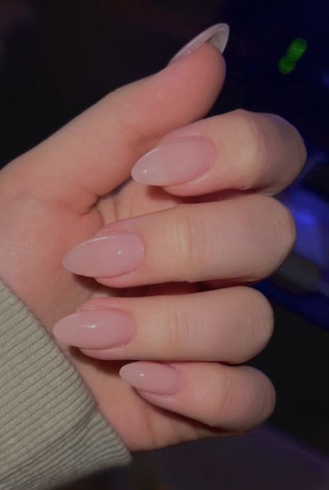 #nails #nailart #nailinspiration #nailideas #naturnails #nudenails #almondnails #almondshapenails Cute Matte Nails, Almond Acrylic Nails Designs, Shape Nails, Nude Nail Designs, Almond Shape Nails, Almond Nail, Almond Acrylic Nails, Almond Shape, Reference Poses