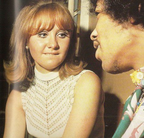 The look seems to  speak Volumes.....Lulu... Jimi Hendrix...late 1960's Cilla Black, Old Celebrities, Bush Family, Swinging London, History Videos, Musica Rock, Janis Joplin, Celebrity Names, Cindy Crawford