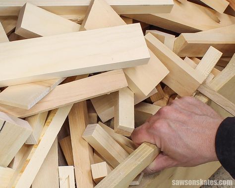 71 Scrap Wood Projects (Clever Ways to Reuse Old Wood) | Saws on Skates® Repurposed Wood Projects, Small Easy Woodworking Projects, Wooden Pallet Crafts, Working With Wood, Scrap Wood Crafts, Wood Scraps, Small Woodworking Projects, Diy Wooden Projects, Wood Shop Projects