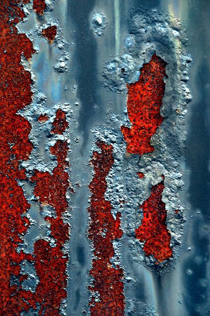 Not really into the grunge, but I like the steely blue with the red. I like the idea of high color contrast. Contrast In Nature, Contrast Painting, Contrast Texture, Foto Macro, Contrasting Textures, Metal Painting, Frida Art, Colour Contrast, Texture Inspiration