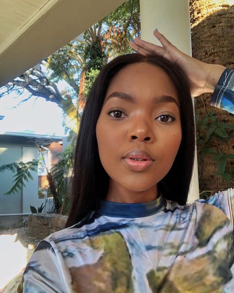 WATCH: The Skincare Secrets A Top South African Beauty Influencer Swears By - South African Influencers, Portraits Reference, Influencer Aesthetic, Skincare Secrets, Last Minute Birthday Gifts, Vogue Style, Lifestyle Influencer, 2019 Style, Top Beauty