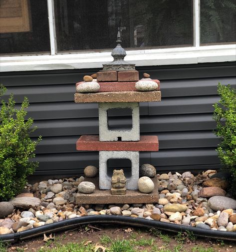 Use stepping stones, concrete blocks, bricks, etc. to make your own pagodas for a little zen space in your yard. I plan to add some moss for more character. Japanese Garden Backyard, Zen Garden Ideas, Garden Ideas On A Budget, Small Japanese Garden, Pagoda Garden, Japanese Garden Landscape, Buddha Garden, Zen Garden Design, Japanese Garden Design