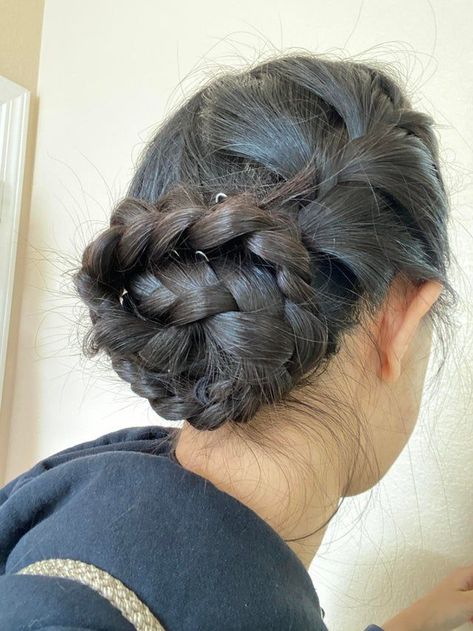 Long Hair Bun Hairstyles, Realm Breaker, Braided Bun Styles, Braided Buns, Braided Updos, Bun Style, Hairstyles For Ladies, Braid Bun, Dance Hair