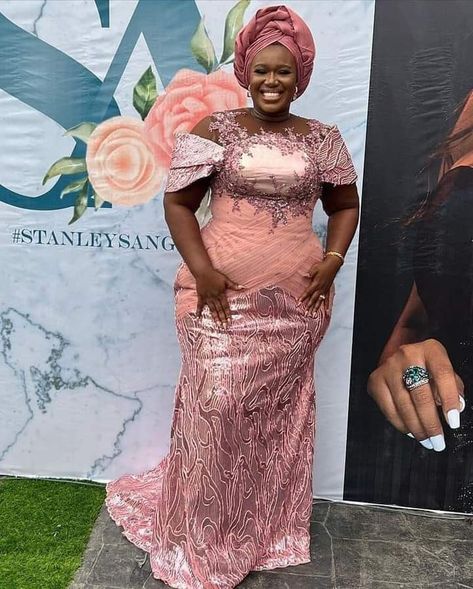 Mother Of The Bride Asoebi, Latest Lace Gown Styles Aso Ebi, Lace Styles Nigerian, Lace Gown Styles Aso Ebi, Nigerian Attire, Owambe Styles, Aso Ebi Lace Styles, Gym Center, Nigerian Lace Styles Dress