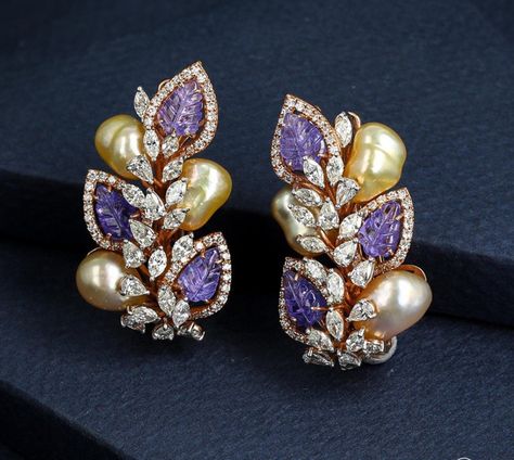 Big Earrings Gold, Diamond Earrings Indian, Earrings Huggies, Gold Earrings Indian, Gold Earrings Models, American Diamond Jewellery, Diamond Pendants Designs, Fancy Jewelry Necklace, Lucky Jewelry