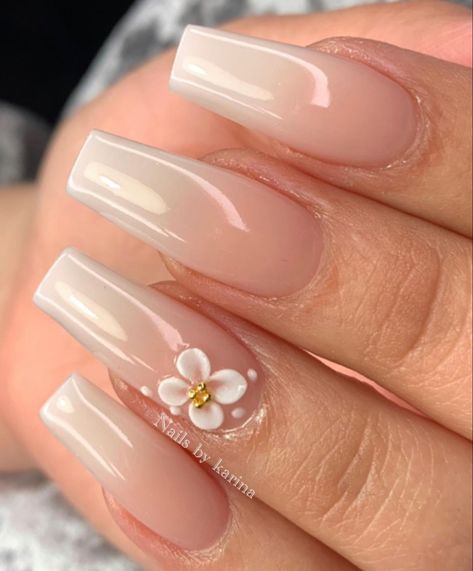 Natural Nails With 3d Flowers, Nails With Mini Flowers, White And Gold Flower Nails, Garba Nails, Ongles Beiges, Brown Acrylic Nails, Golden Nails, Nude Nail Designs, Cheap Nail