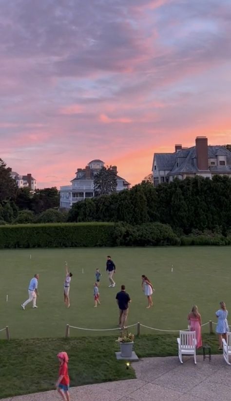 The Hamptons Summer Aesthetic, Connecticut Rich Aesthetic, Hamptons Family Aesthetic, East Coast Family Aesthetic, The Hamptons Aesthetic Rich, Summer Hamptons Aesthetic, Southhamptons Aesthetic, Cape Cod Lifestyle, Hamptons Lifestyle Aesthetic