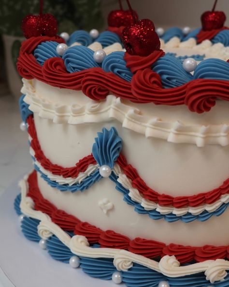 4th of July birthday 🇺🇸🎂 - Cake Details - Size: Standard 7” (2 layers) Add-ons: Red glitter maraschino cherries (edible) + pearls (edible) Red And Blue Birthday Cake, Christmas Heart Cake, Blue And Red Cake, Red White Blue Cake, Red White And Blue Cake, American Flag Cake, America Cake, Blue Birthday Cakes, 4th Of July Birthday