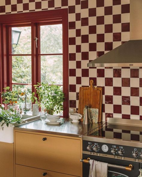 Yellow Cabinets, White Kitchen Tiles, Yellow Kitchen, Stylish Kitchen, Mid Century House, Kitchen Tiles, Dream House Decor, Interior Inspo, House Inspo