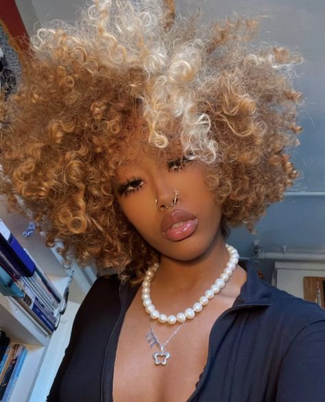 Curly Afro Hair, Short Shaved Hairstyles, Hair Color Options, Cute Hair Colors, Haute Hair, Beautiful Hair Color, Curly Hair Styles Easy, Pretty Hair Color, Dope Hairstyles