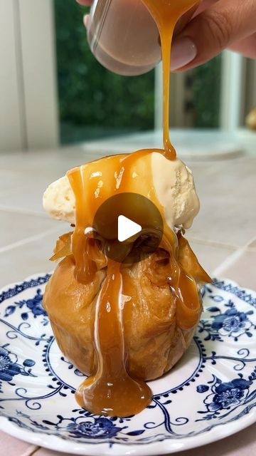 Baklava Tart, Caramel Apple Dessert Recipes, Individual Pie, Baklava Dessert, Secret Sauce Recipe, Caramel Apple Desserts, Baklava Cheesecake, Savoury Pies, Individual Pies