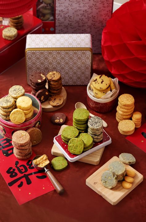 Chinese Cookies, Cny Cookies, Cookies Photo, Cookie Gift Box, House Cake, Cookie Gifts, Cake Cookies, Gift Baskets, Biscuits