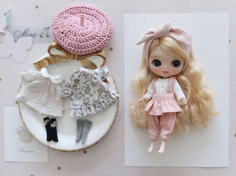 Blythe Pattern, Licca Chan, Tiny Dolls, Blythe Doll, Clothing Ideas, Cute Dolls, Blythe Dolls, Pretty Flowers, Fashion Dolls