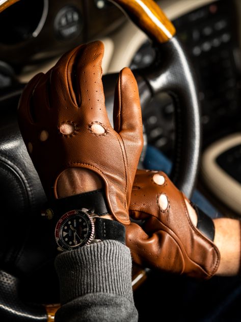 Driving Gloves Men, Estilo Ivy League, Leather Work Gloves, Brown Leather Gloves, Estilo Ivy, Leather Driving Gloves, Driving Gloves, Black Leather Gloves, Mens Gloves