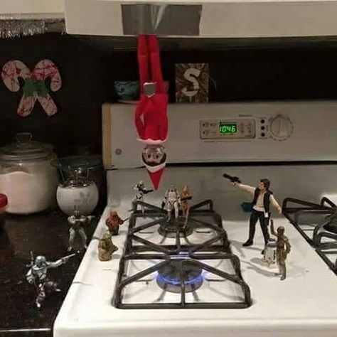 Elf On A Shelf Star Wars Burn Elf On The Shelves, Funny Christmas Photos, Christmas Memes Funny, Bad Elf, Awesome Elf On The Shelf Ideas, Xmas Elf, Elf Fun, Christmas Memes, Girl Elf