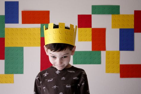 Lego Birthday Party - creative backdrop Lego Party Hat, Lego Printables, Lego Themed Party, Lego Wall, Lego Birthday Party, Lego Birthday, Lego Party, 6th Birthday Parties, Lego Friends